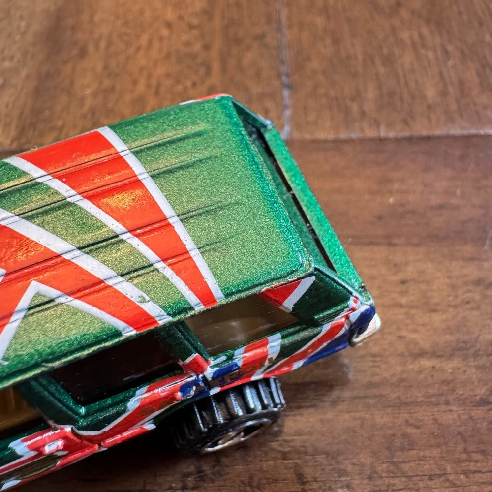 Hot Wheels Range Rover World Racers Green Union Jack Diecast Car 15 1989